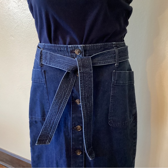LOFT Dresses & Skirts - Ann Taylor Loft Dark Blue Denim Skirt with Belt Size 6